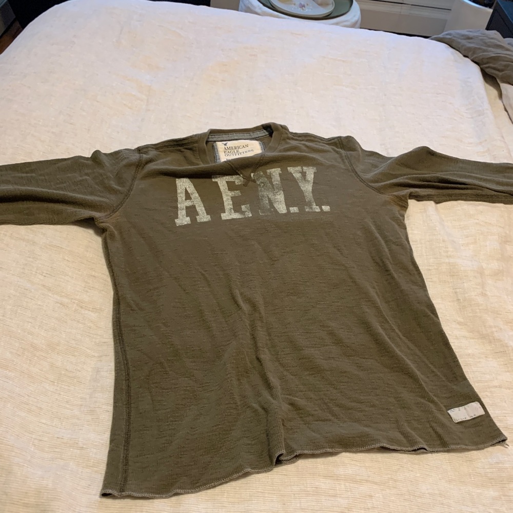 American Eagle long sleeve shirt